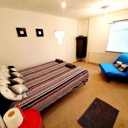 Rayleigh Town Centre 2 Bedroom Apartment Eksteriør bilde