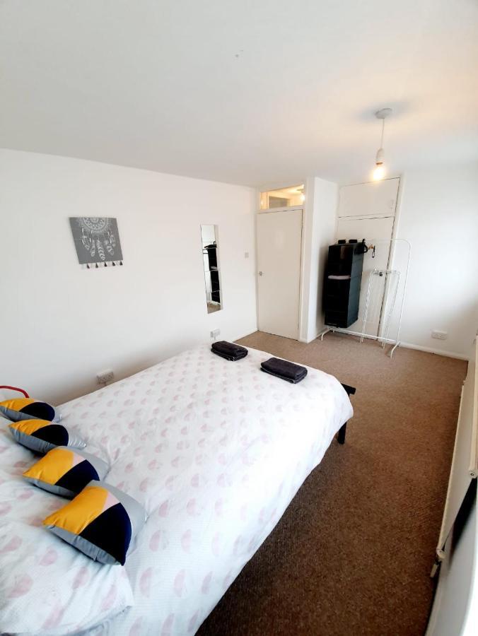 Rayleigh Town Centre 2 Bedroom Apartment Eksteriør bilde